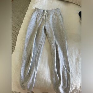 Lululemon Scuba jogger size 4